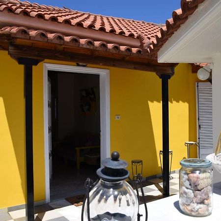 The Yellow Art Home Καλαμάτα Εξωτερικό φωτογραφία